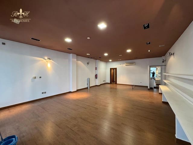 Kaupallinen myytävänä paikassa Altea - 390 000 € (Ref: 9541987)