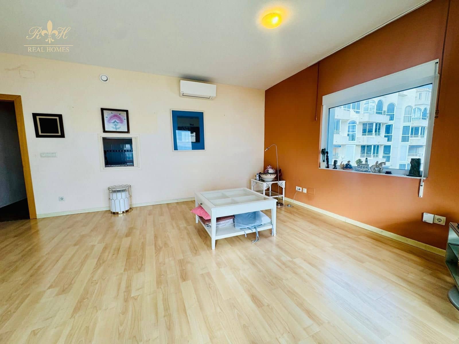 2 soverom Leilighet til salgs i Albir med svømmebasseng garasje - € 560 000 (Ref: 9542267)