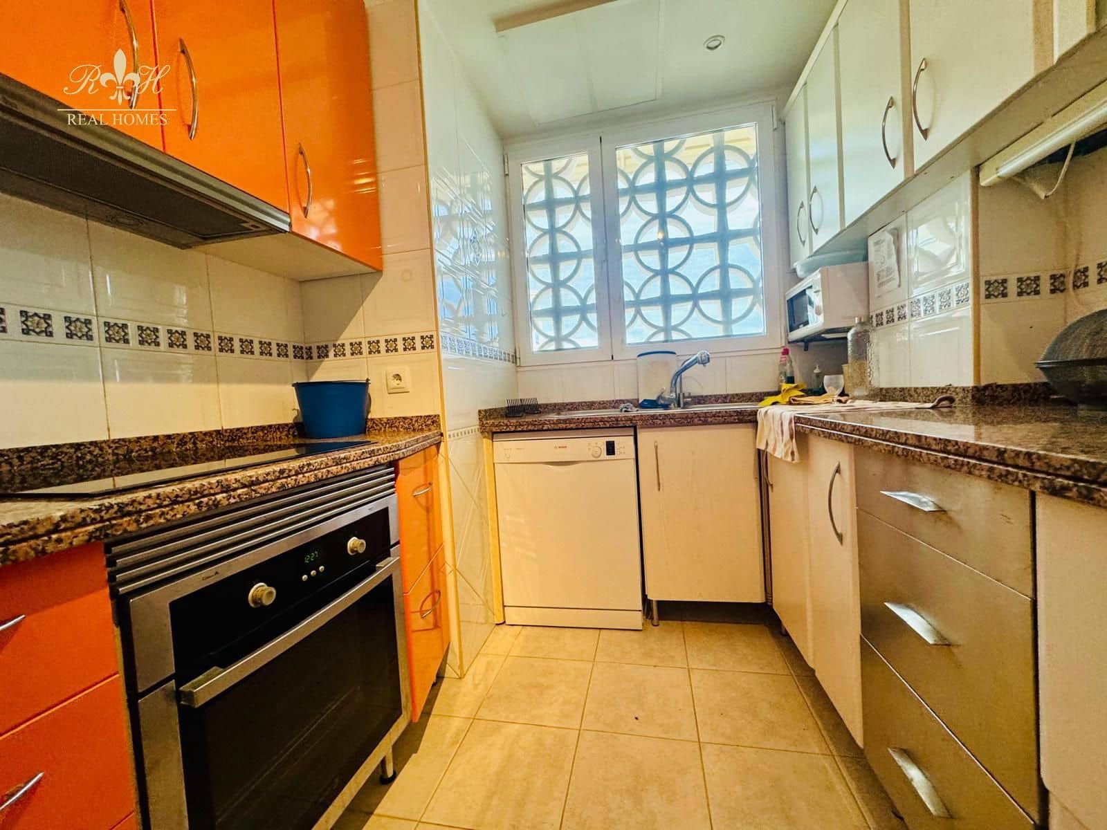 2 soverom Leilighet til salgs i Albir med svømmebasseng garasje - € 560 000 (Ref: 9542267)