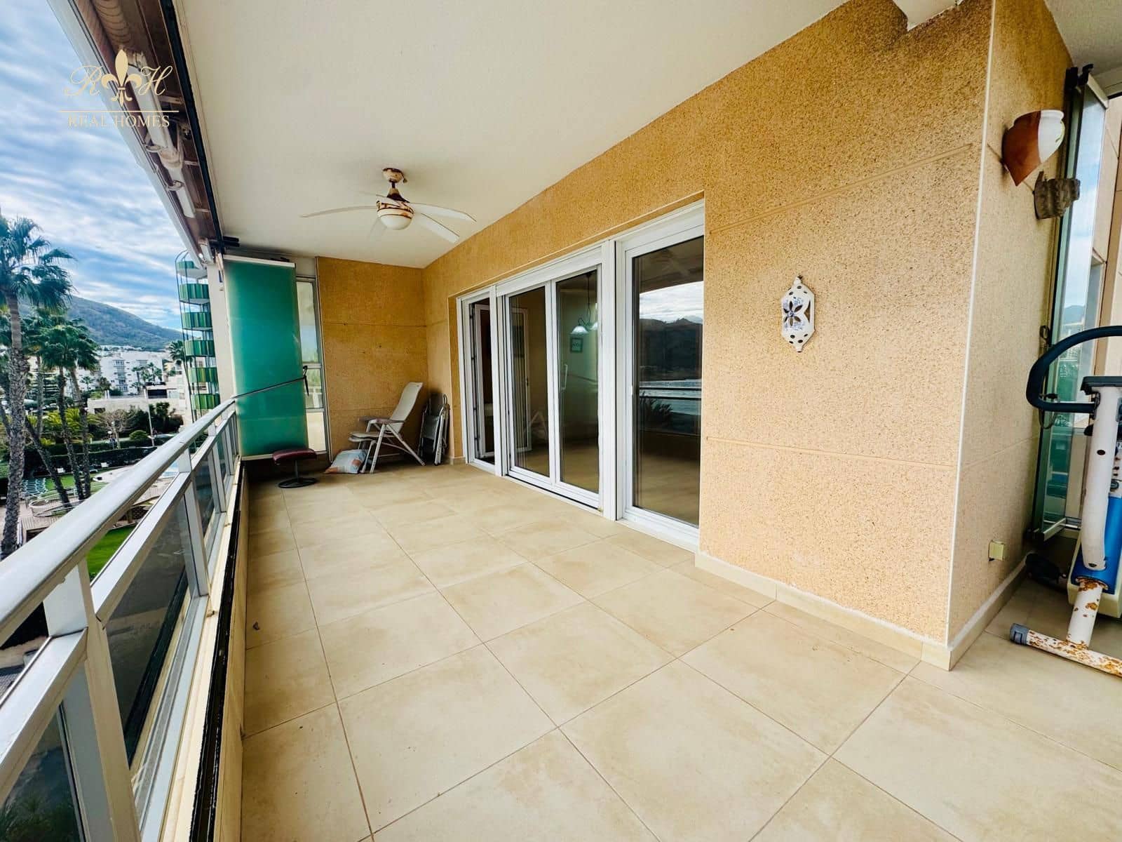 2 soverom Leilighet til salgs i Albir med svømmebasseng garasje - € 560 000 (Ref: 9542267)