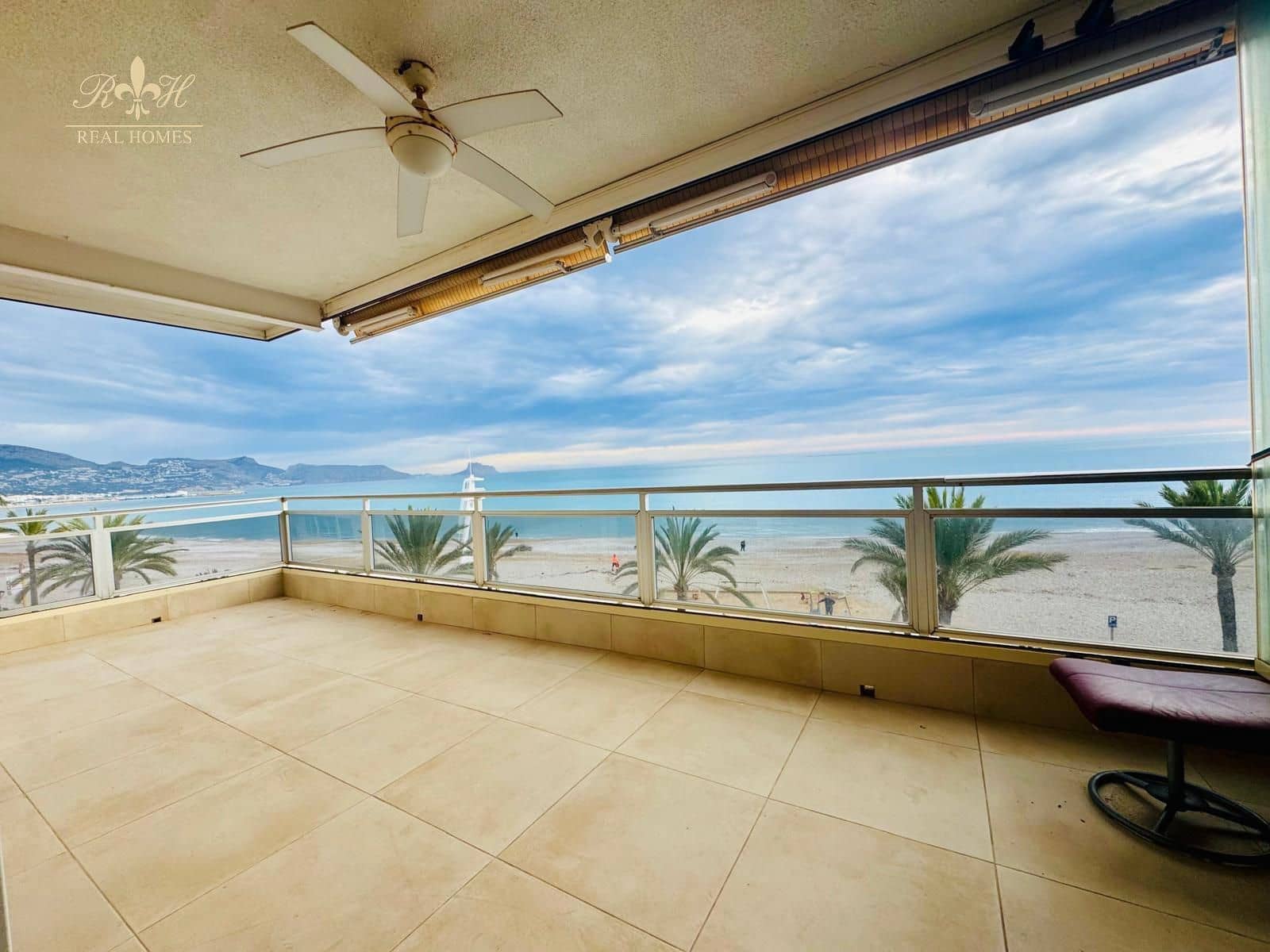 2 soverom Leilighet til salgs i Albir med svømmebasseng garasje - € 560 000 (Ref: 9542267)