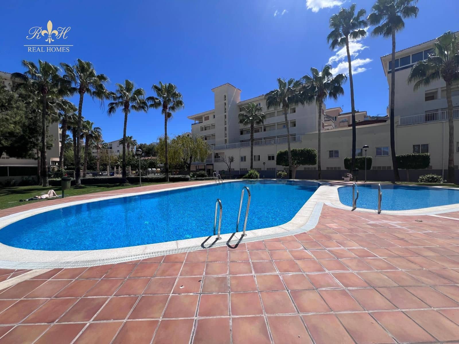 2 slaapkamer Flat te koop in Albir met zwembad garage - € 326.000 (Ref: 9563953)