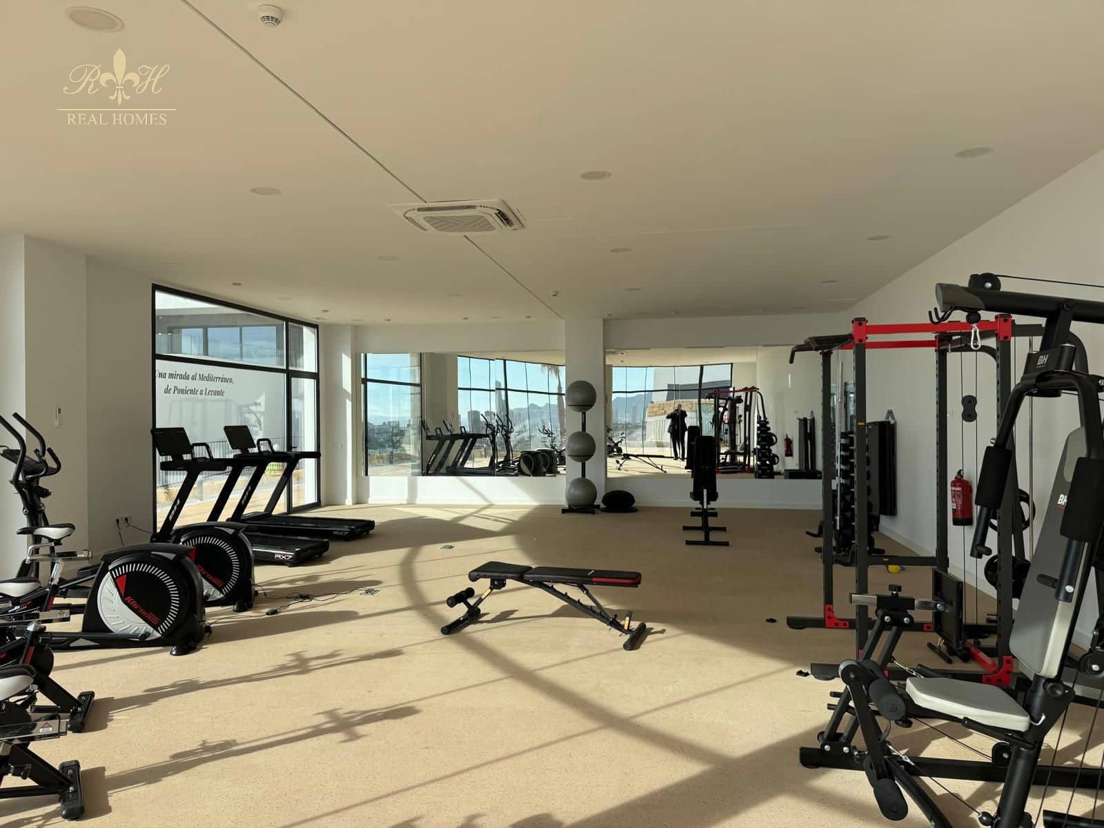 2 makuuhuone Asunto myytävänä paikassa Finestrat mukana uima-altaan 
autotalli - 449 000 € (Ref: 9566428)