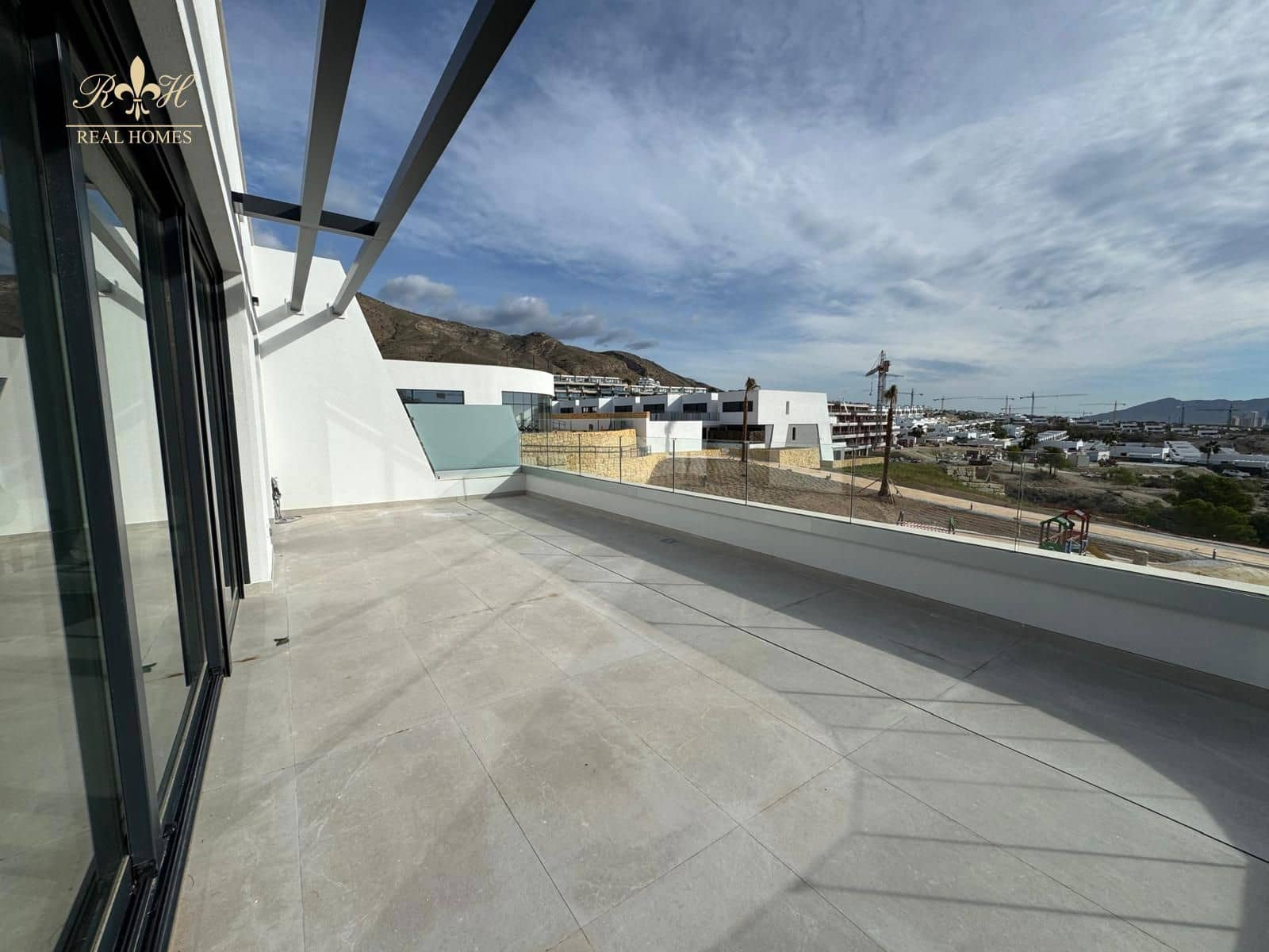 2 makuuhuone Asunto myytävänä paikassa Finestrat mukana uima-altaan 
autotalli - 449 000 € (Ref: 9566428)