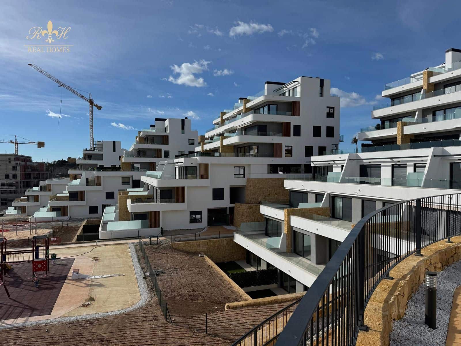 2 makuuhuone Asunto myytävänä paikassa Finestrat mukana uima-altaan 
autotalli - 449 000 € (Ref: 9566428)