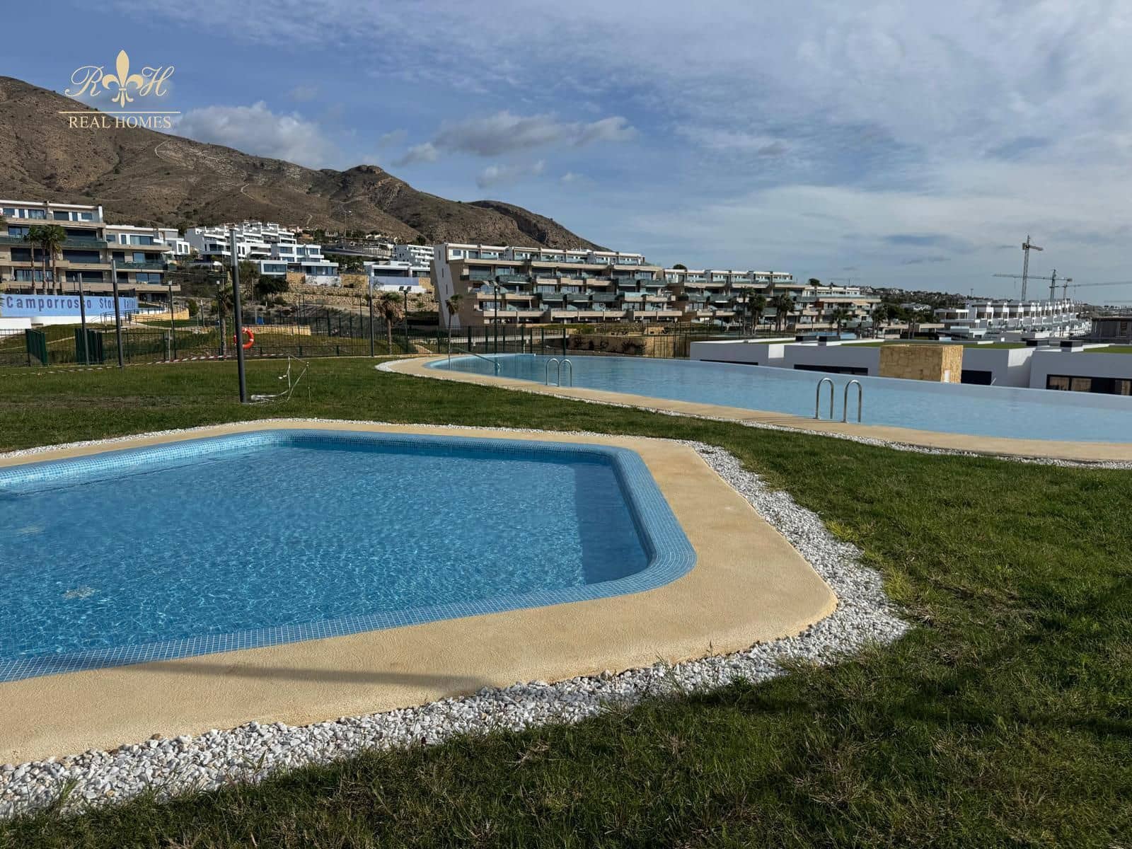 2 makuuhuone Asunto myytävänä paikassa Finestrat mukana uima-altaan 
autotalli - 449 000 € (Ref: 9566428)