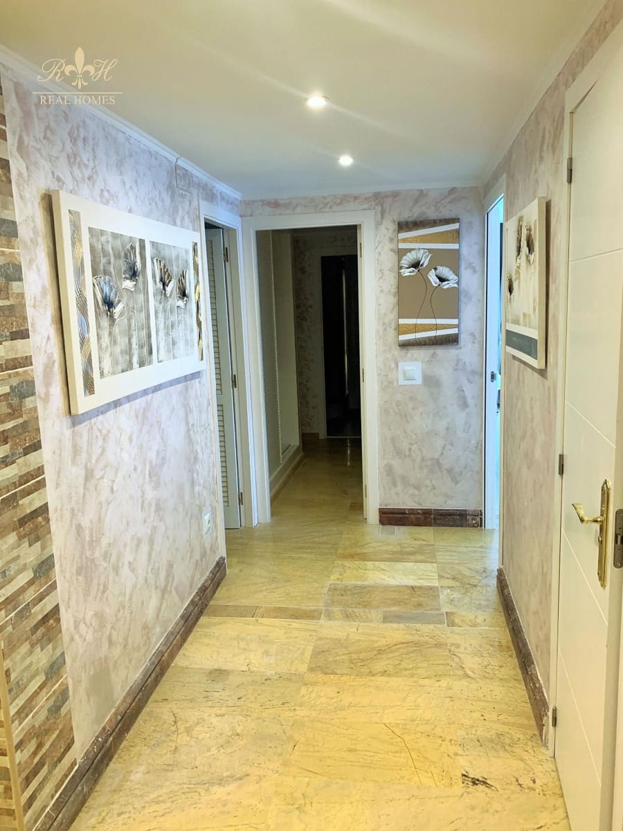 3 soveværelse Lejlighed til salg i Benidorm med garage - € 2.500.000 (Ref: 9571914)