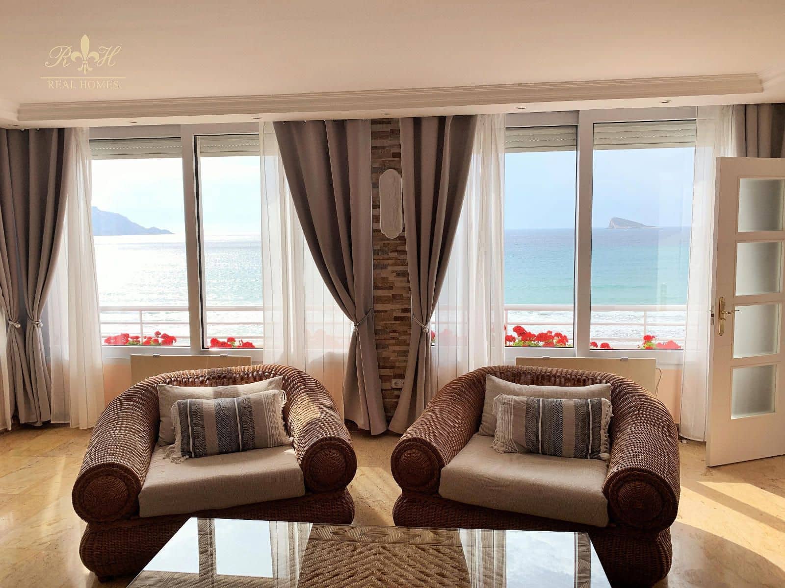 3 soveværelse Lejlighed til salg i Benidorm med garage - € 2.500.000 (Ref: 9571914)