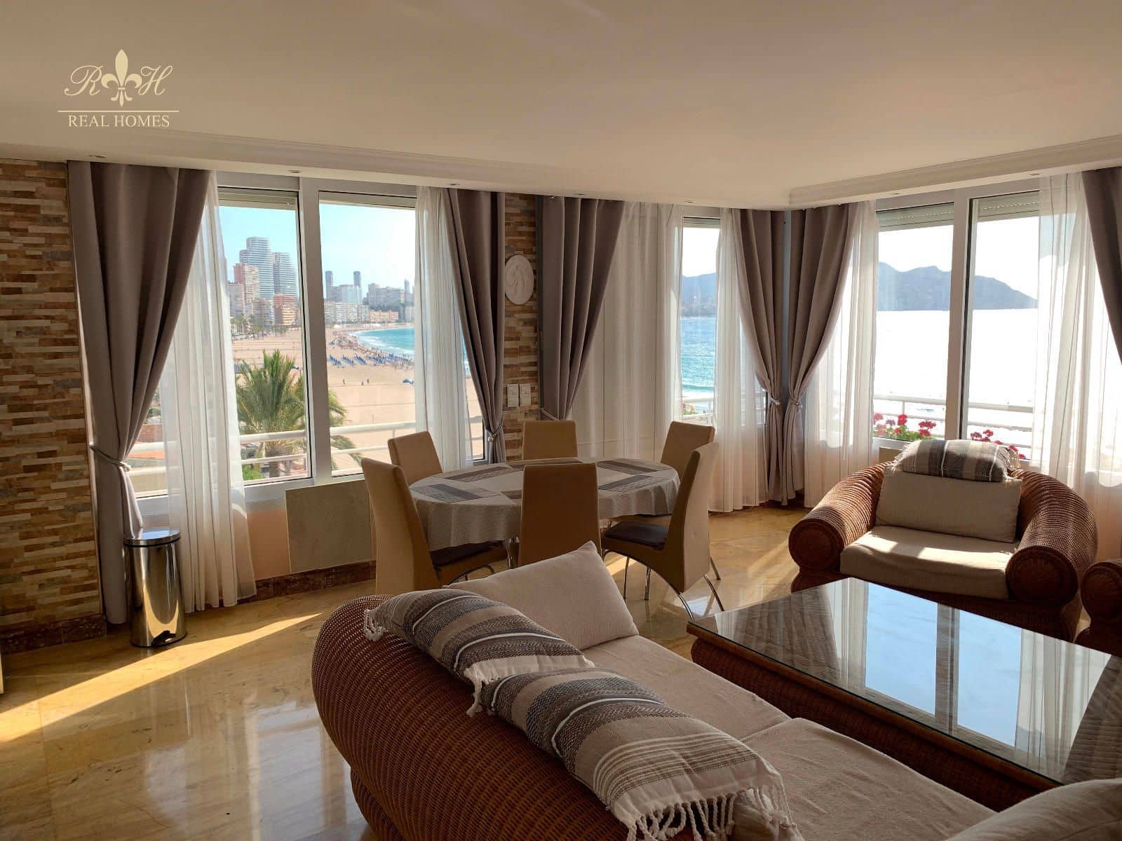 3 soveværelse Lejlighed til salg i Benidorm med garage - € 2.500.000 (Ref: 9571914)