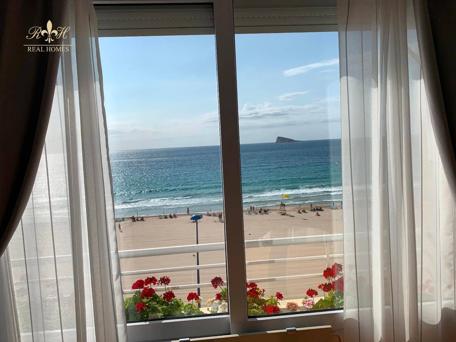 3 soveværelse Lejlighed til salg i Benidorm med garage - € 2.500.000 (Ref: 9571914)