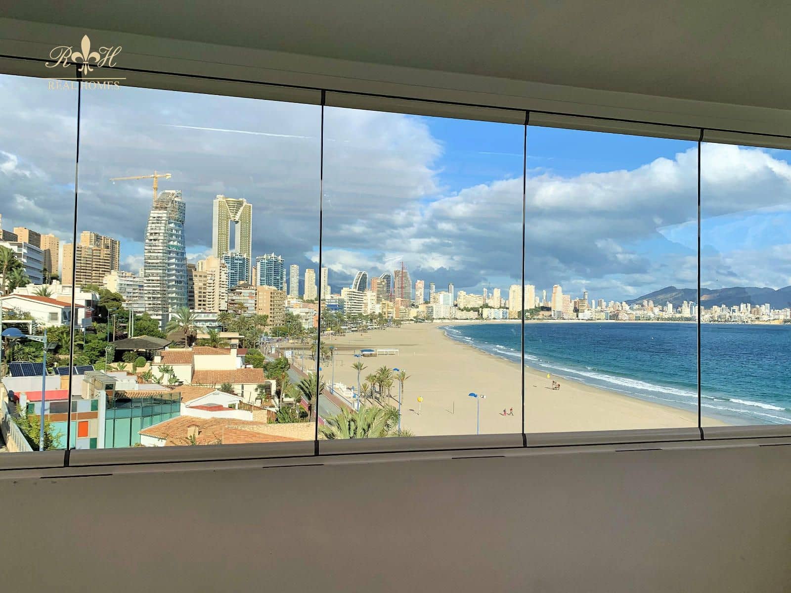3 soveværelse Lejlighed til salg i Benidorm med garage - € 2.500.000 (Ref: 9571914)