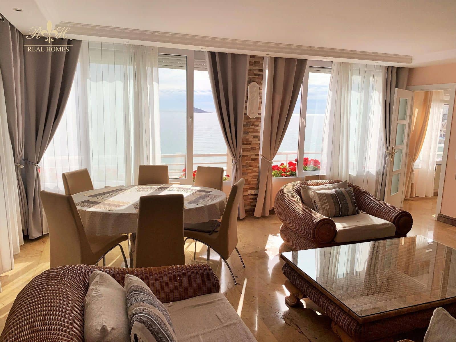 3 soveværelse Lejlighed til salg i Benidorm med garage - € 2.500.000 (Ref: 9571914)