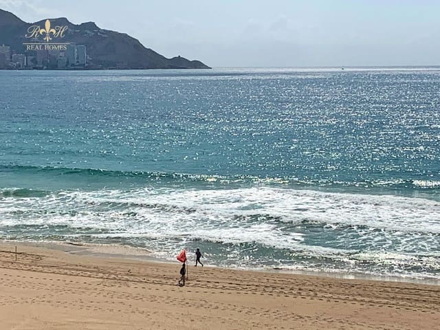 3 soveværelse Lejlighed til salg i Poniente, Benidorm med garage - € 2.500.000 (Ref: 9571914)