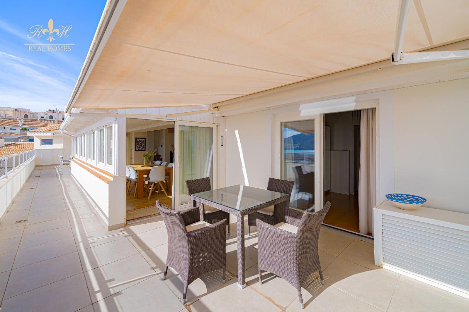 2 bedroom Penthouse for sale in Altea with garage - € 1,999,000 (Ref: 9575038)