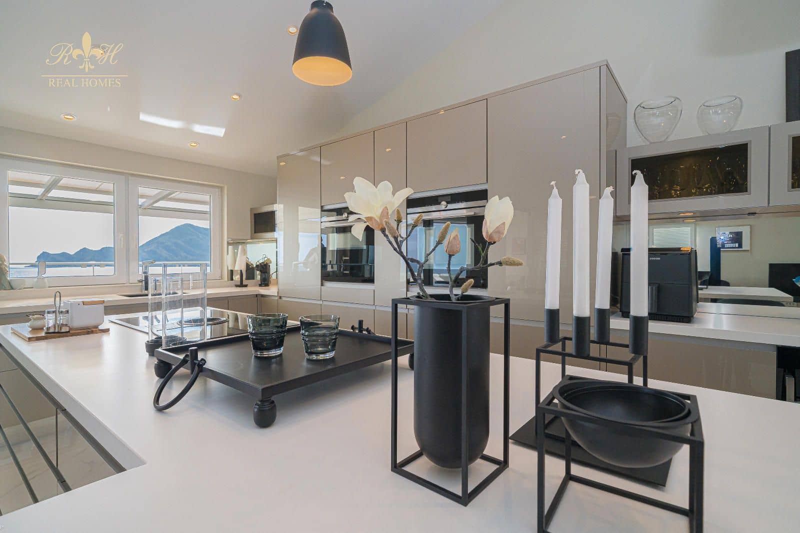 2 bedroom Penthouse for sale in Altea with garage - € 1,999,000 (Ref: 9575038)