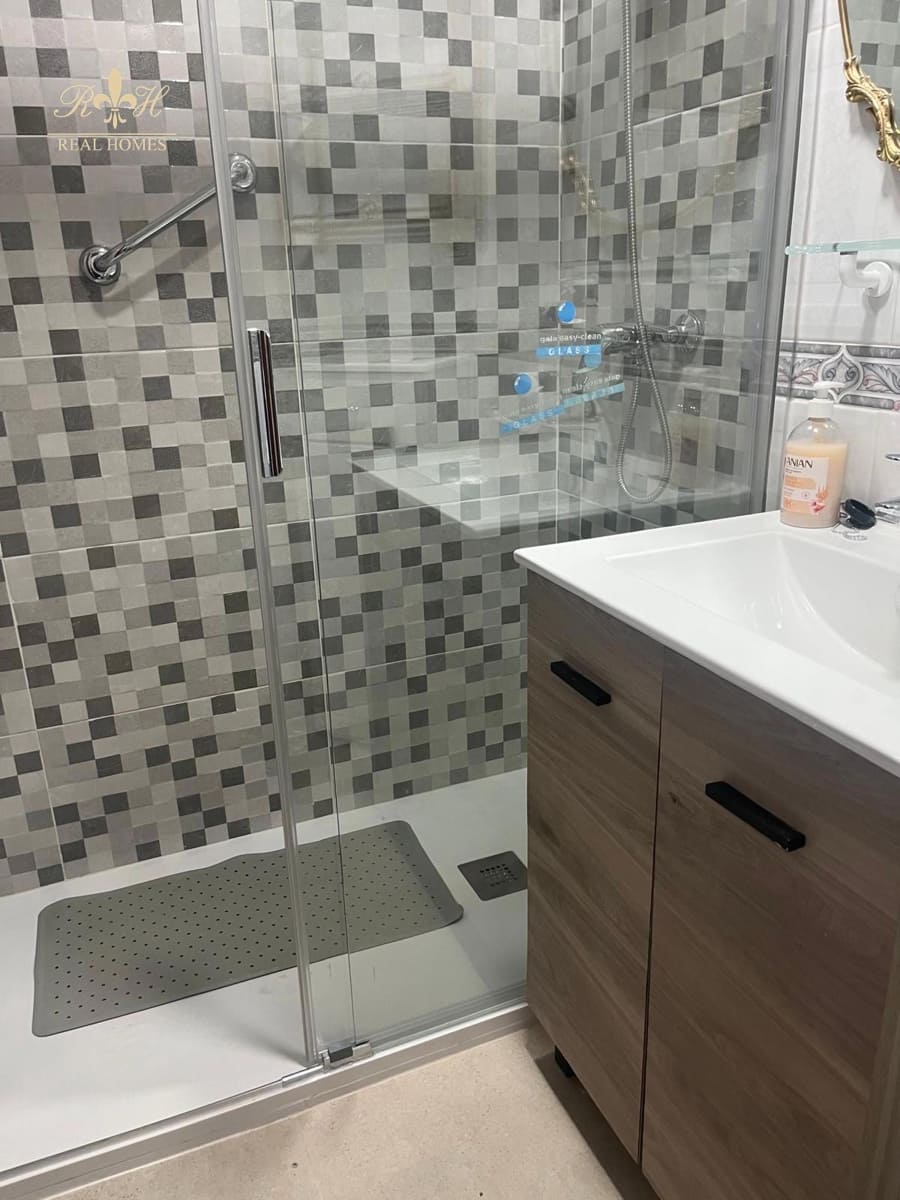 Appartement de 1 chambre à louer à Benidorm avec piscine - 1 200 € (Ref: 9598184)