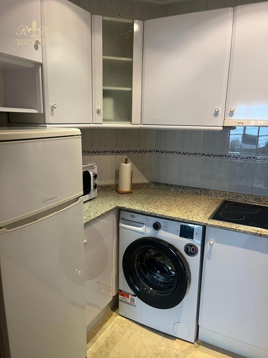 Appartement de 1 chambre à louer à Benidorm avec piscine - 1 200 € (Ref: 9598184)