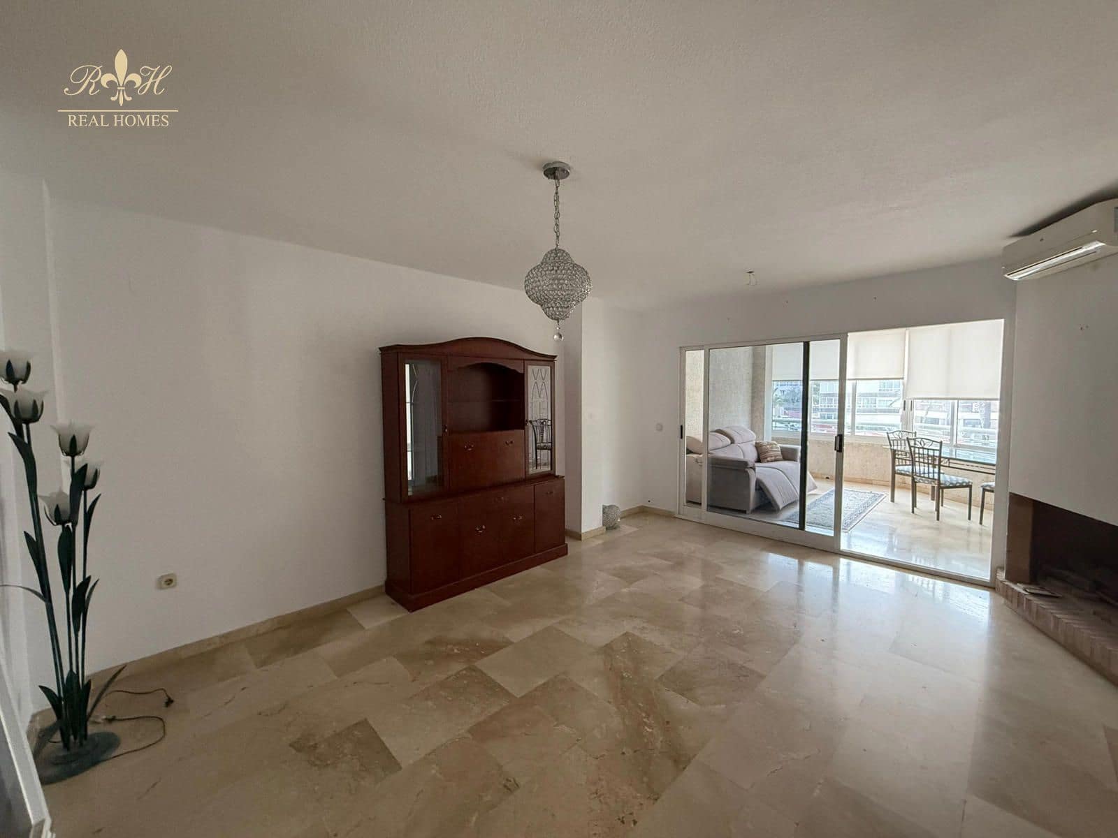 2 sovrum Lägenhet att hyra i Albir med pool garage - 1 500 € (Ref: 9614423)