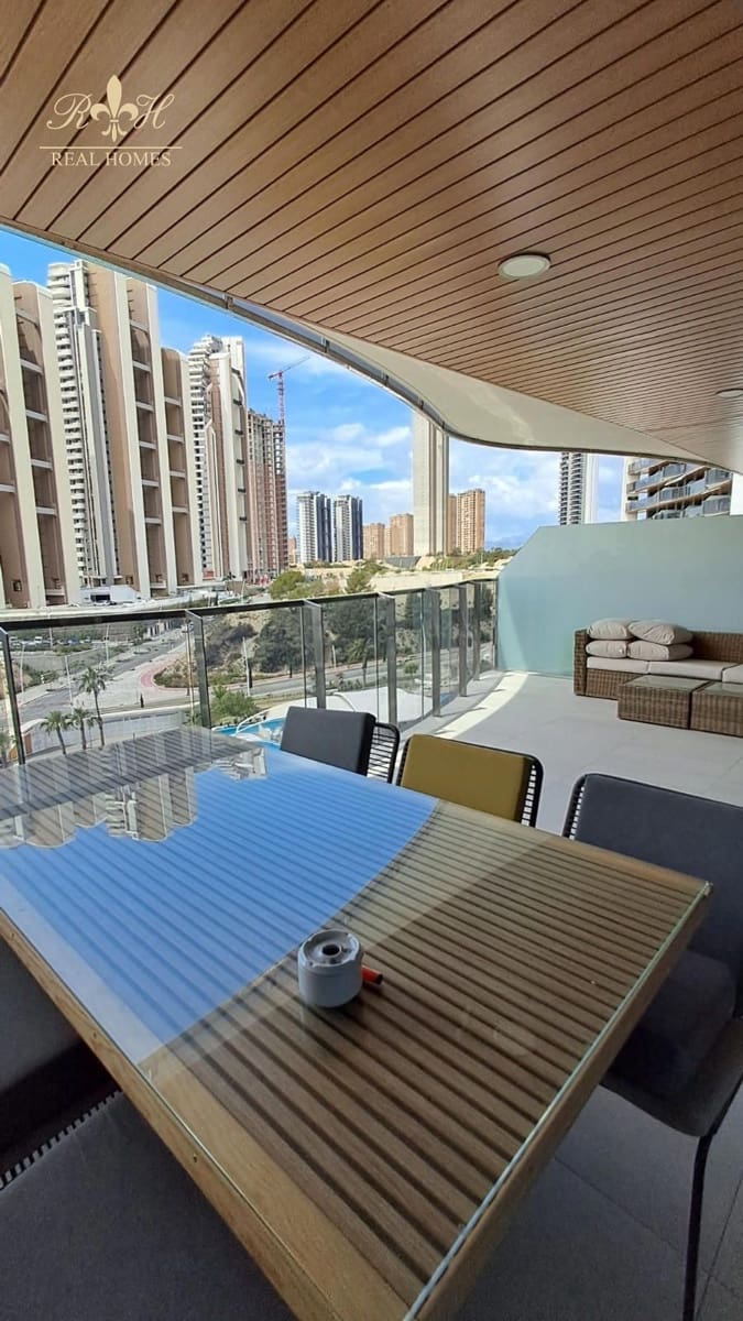 Piso de 3 habitaciones en Benidorm en venta con piscina garaje - 700.000 € (Ref: 9623204)