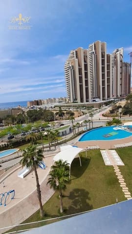 Piso de 3 habitaciones en Poniente, Benidorm en venta con piscina garaje - 700.000 € (Ref: 9623204)
