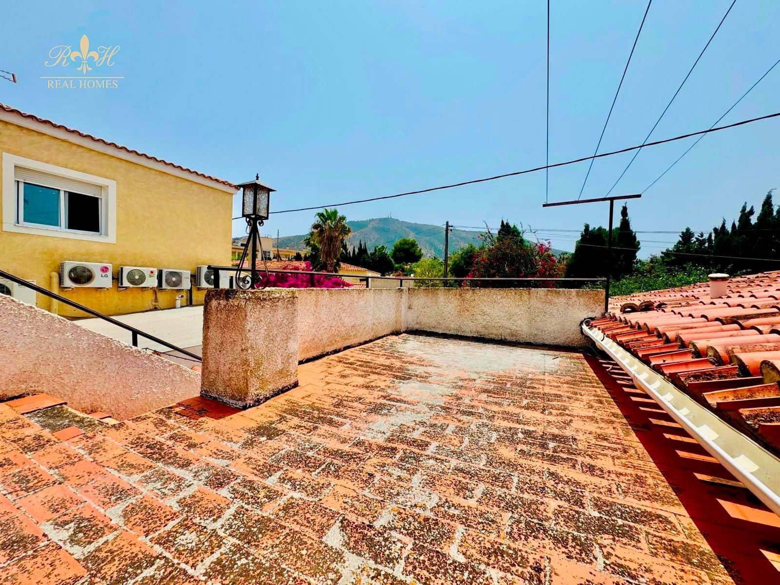 4 sovrum Villa till salu i Albir med pool garage - 639 000 € (Ref: 9627965)