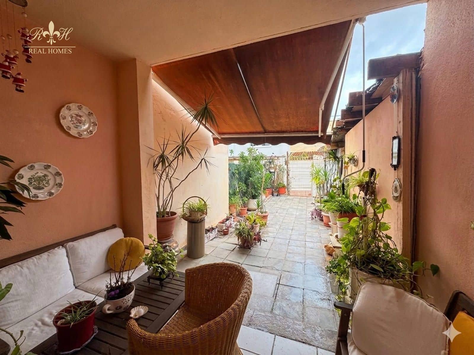 3 makuuhuone Omakotitalo myytävänä paikassa Albir mukana 
autotalli - 319 000 € (Ref: 9656955)