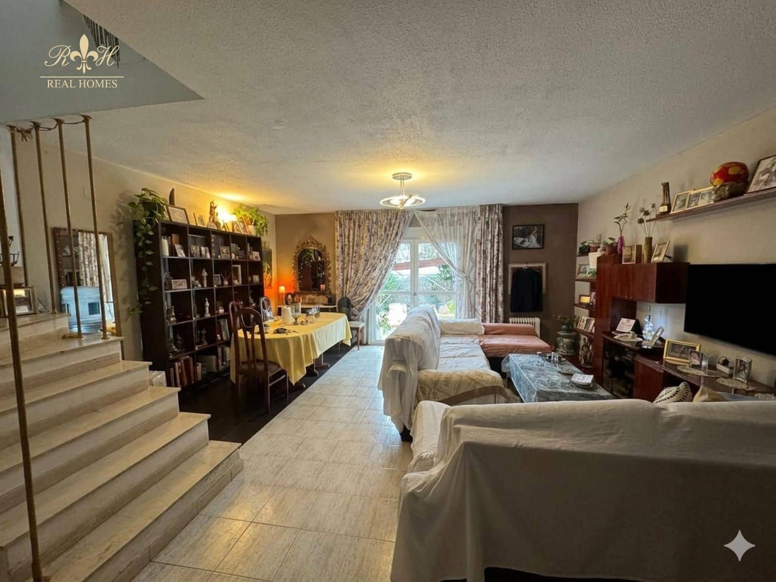 3 makuuhuone Omakotitalo myytävänä paikassa Albir mukana 
autotalli - 319 000 € (Ref: 9656955)