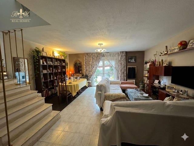 3 makuuhuone Omakotitalo myytävänä paikassa Albir, Alfaz del Pi / L'Alfàs del Pi mukana 
autotalli - 319 000 € (Ref: 9656955)