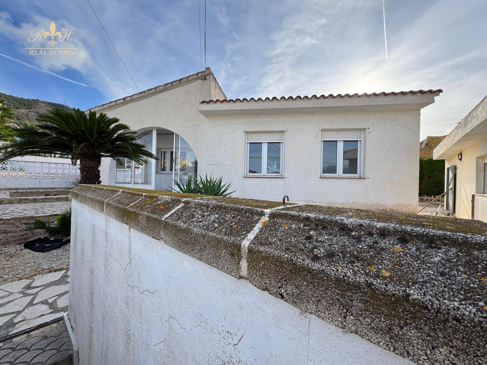 2 bedroom Villa for sale in Albir with garage - € 425,000 (Ref: 9676261)