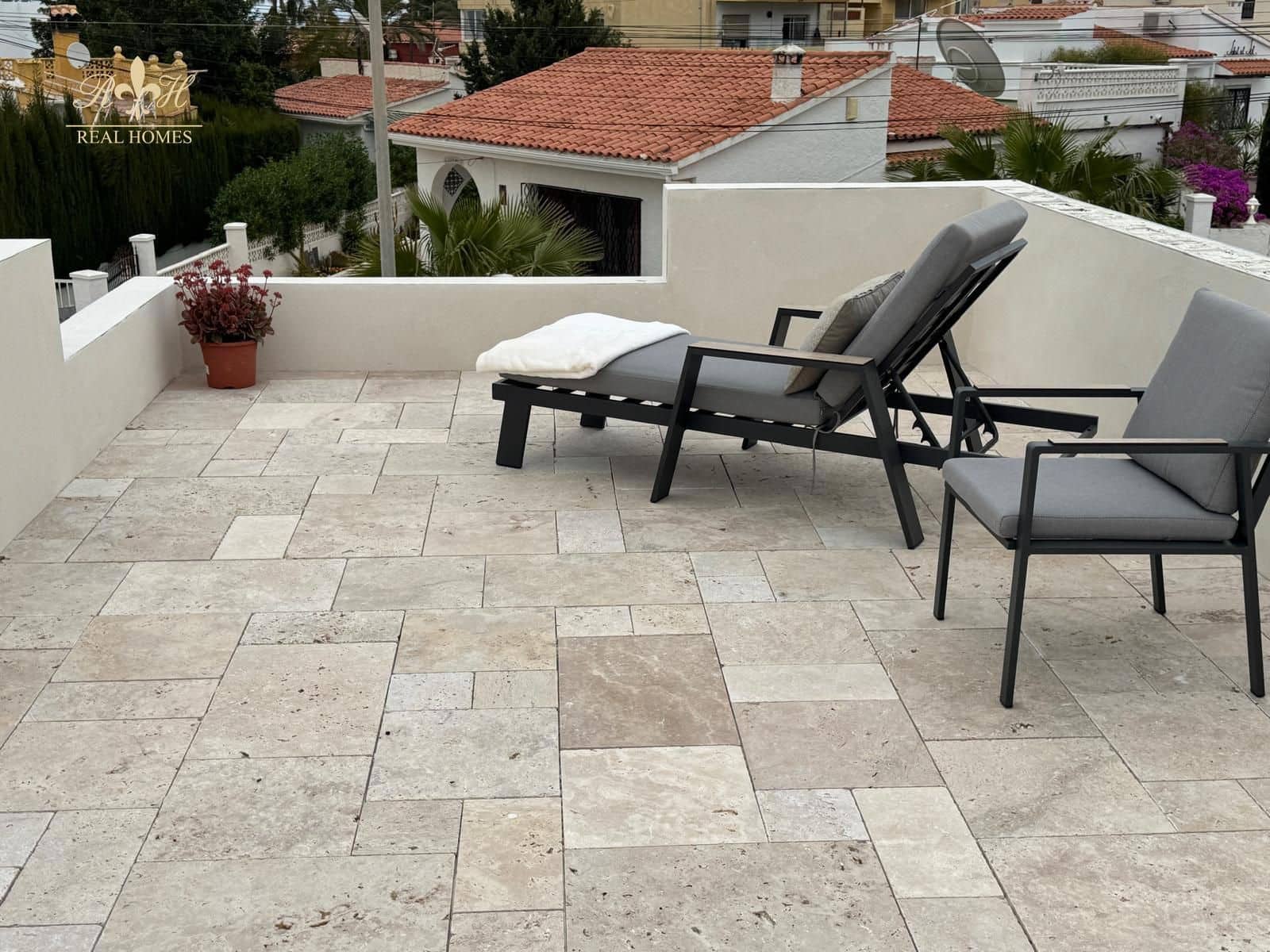 2 bedroom Villa for sale in Albir with garage - € 425,000 (Ref: 9676261)