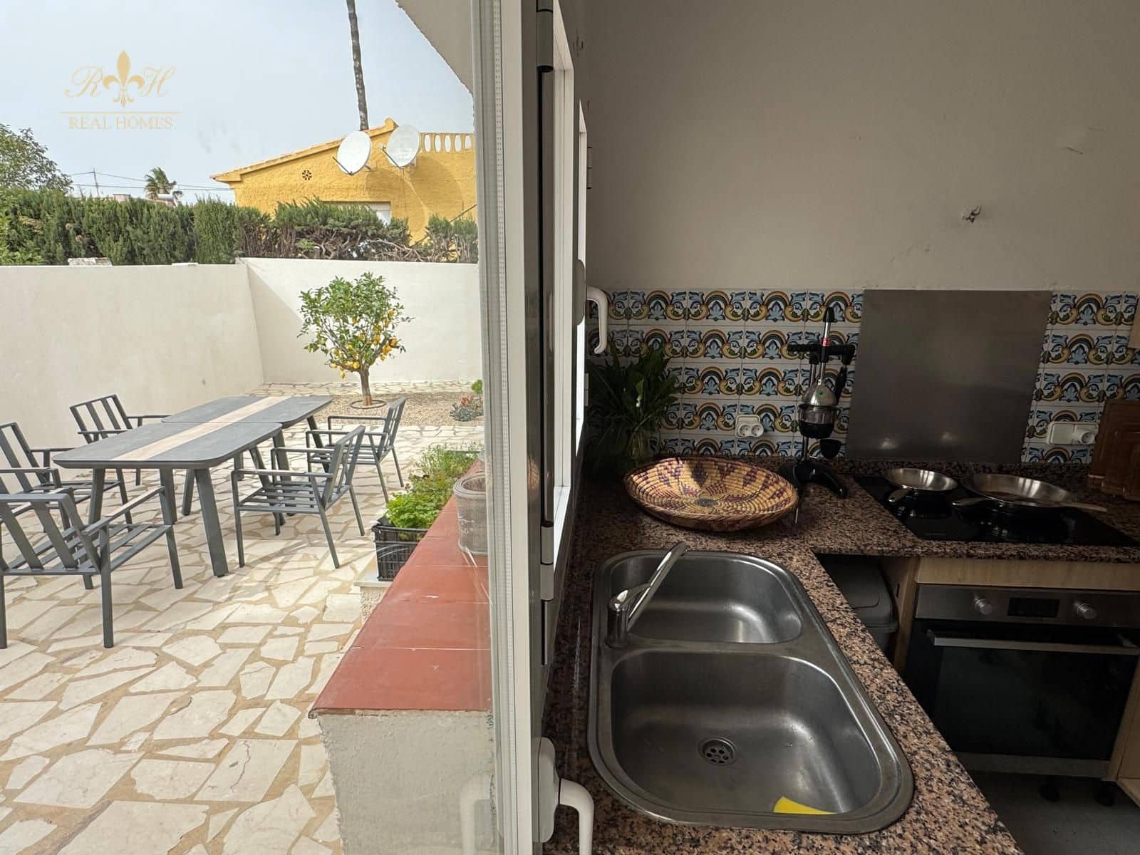 2 bedroom Villa for sale in Albir with garage - € 425,000 (Ref: 9676261)