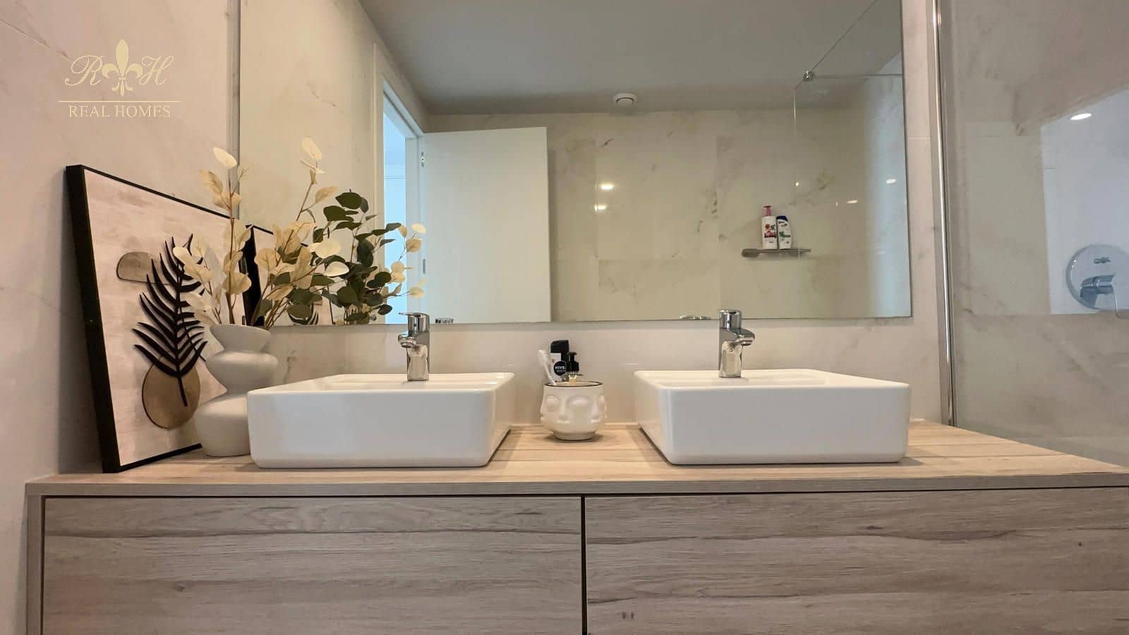 2 soverom Leilighet til salgs i Benidorm med svømmebasseng garasje - € 615 000 (Ref: 9720303)