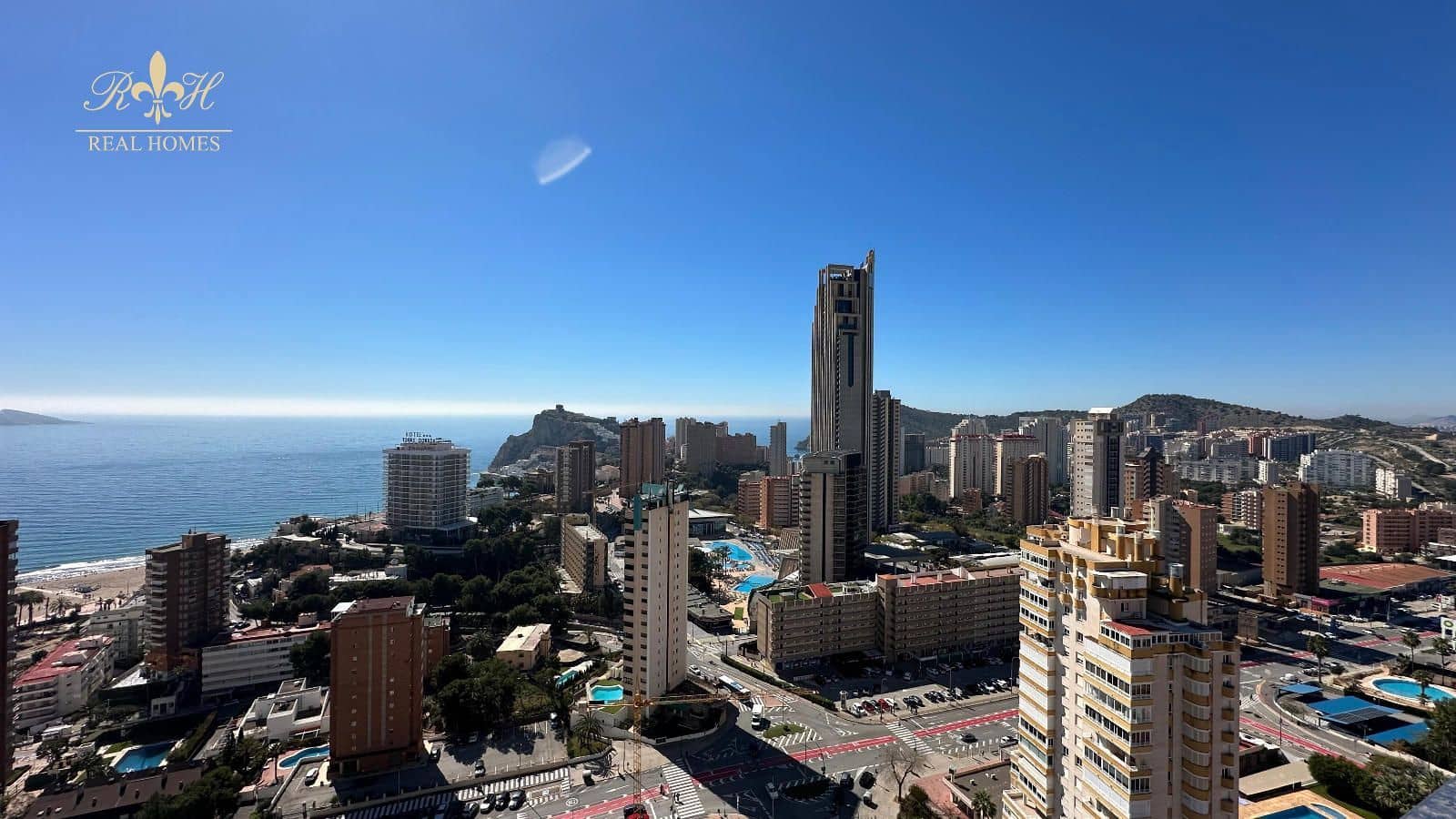 2 soverom Leilighet til salgs i Benidorm med svømmebasseng garasje - € 615 000 (Ref: 9720303)