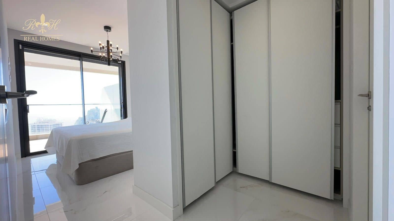 2 bedroom Flat for sale in Benidorm with pool garage - € 620,000 (Ref: 9720304)