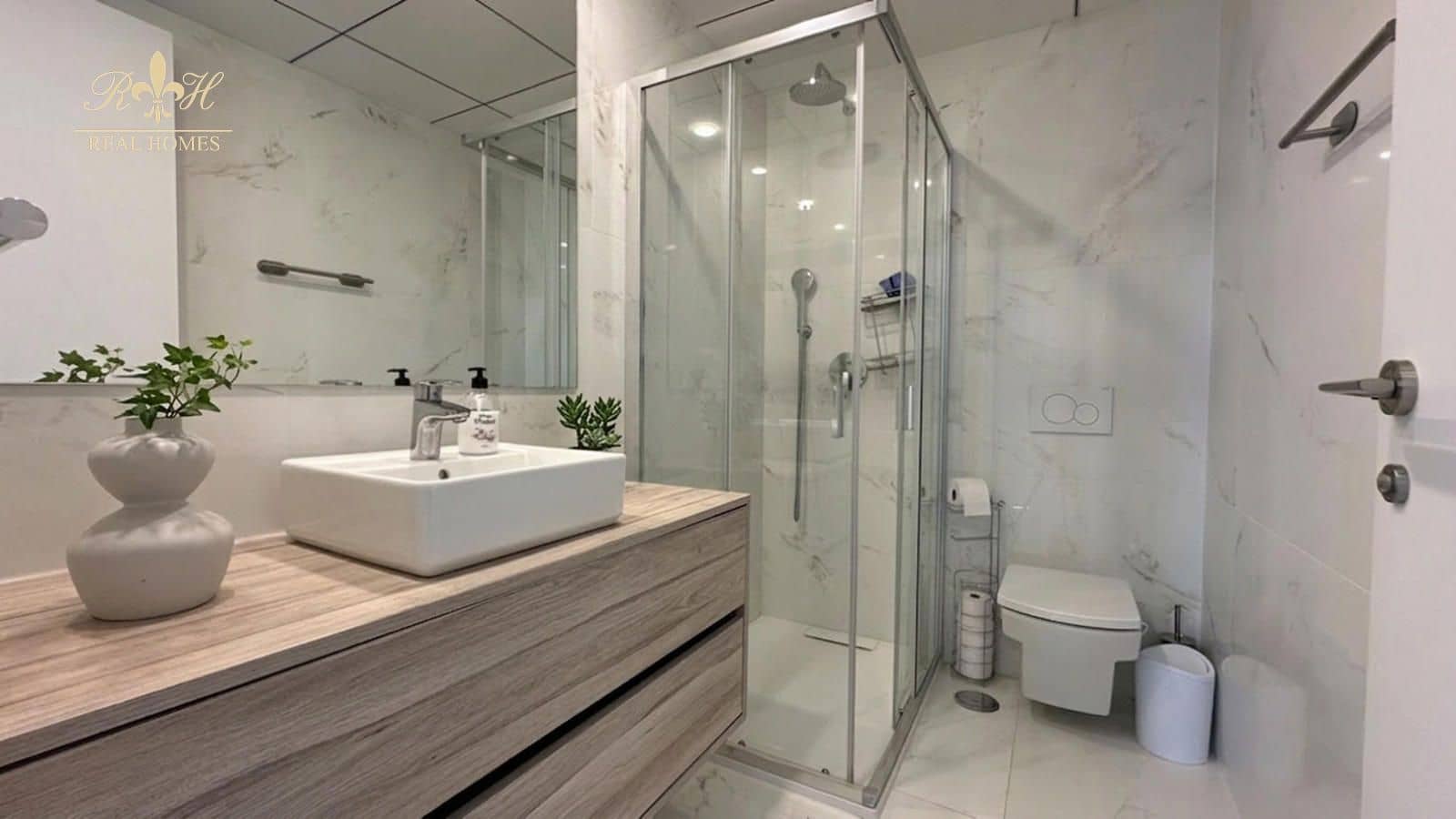 2 bedroom Flat for sale in Benidorm with pool garage - € 620,000 (Ref: 9720304)