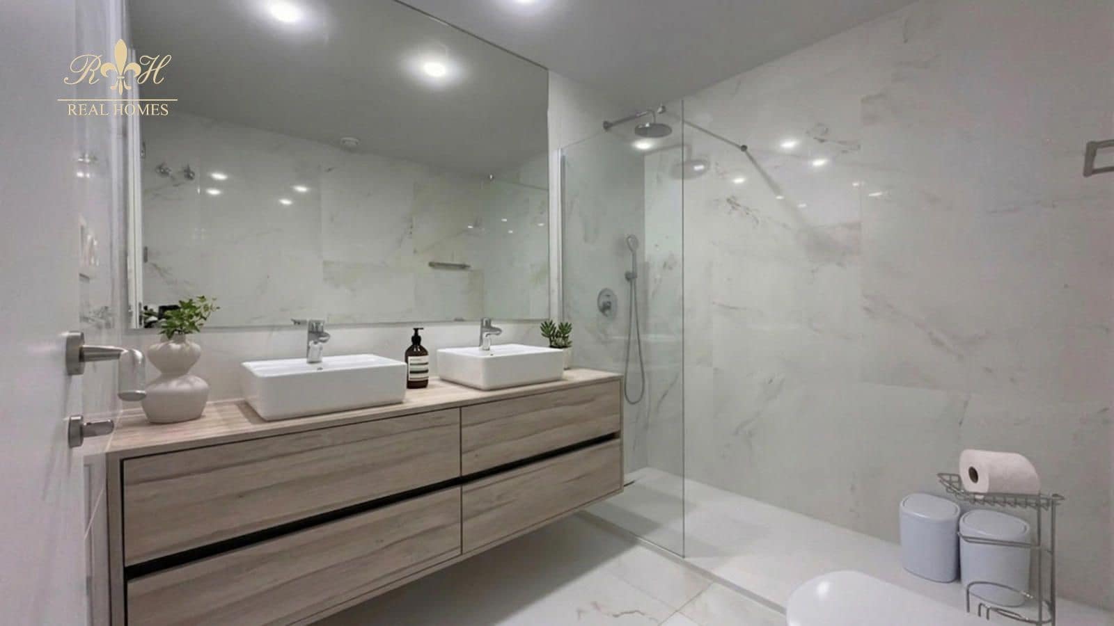 2 bedroom Flat for sale in Benidorm with pool garage - € 620,000 (Ref: 9720304)