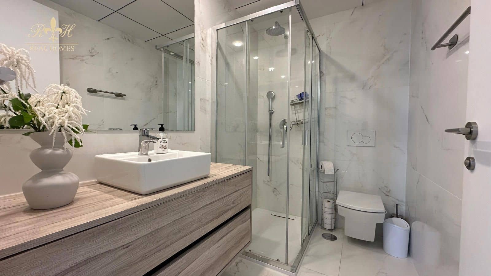 2 bedroom Flat for sale in Benidorm with pool garage - € 620,000 (Ref: 9720304)