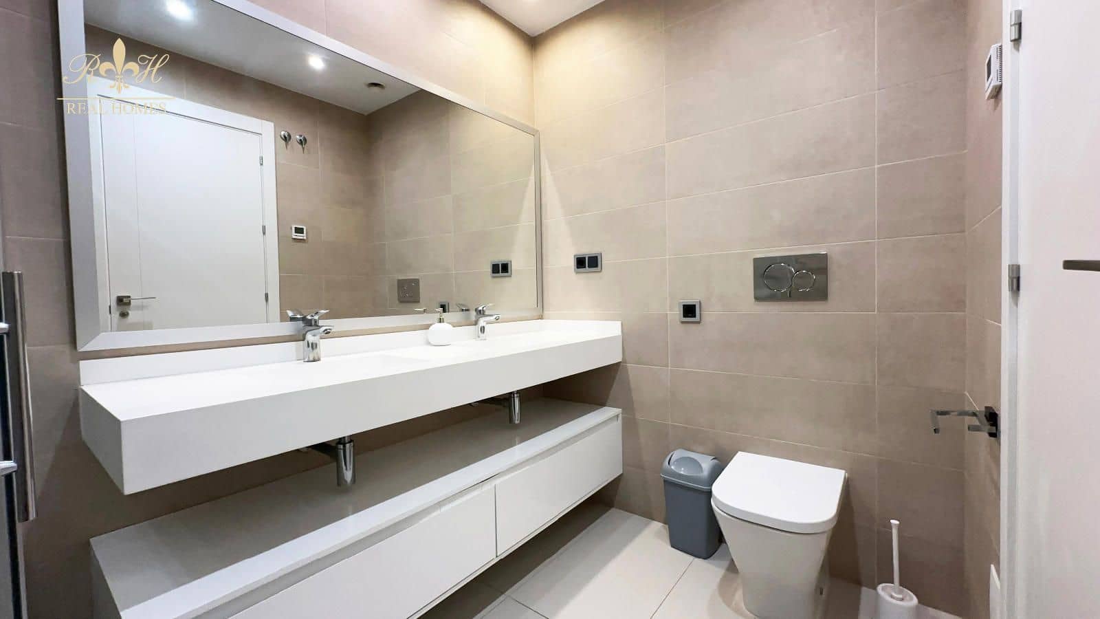 2 soverom Leilighet til salgs i Benidorm med svømmebasseng garasje - € 599 000 (Ref: 9720305)