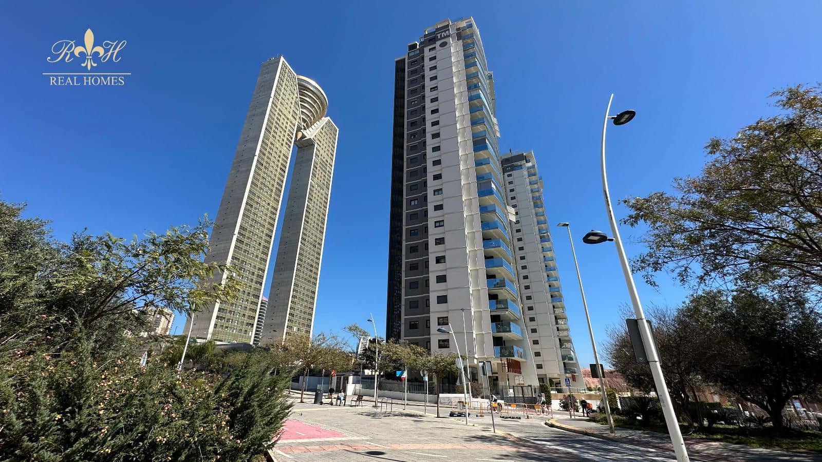 2 soverom Leilighet til salgs i Benidorm med svømmebasseng garasje - € 599 000 (Ref: 9720305)