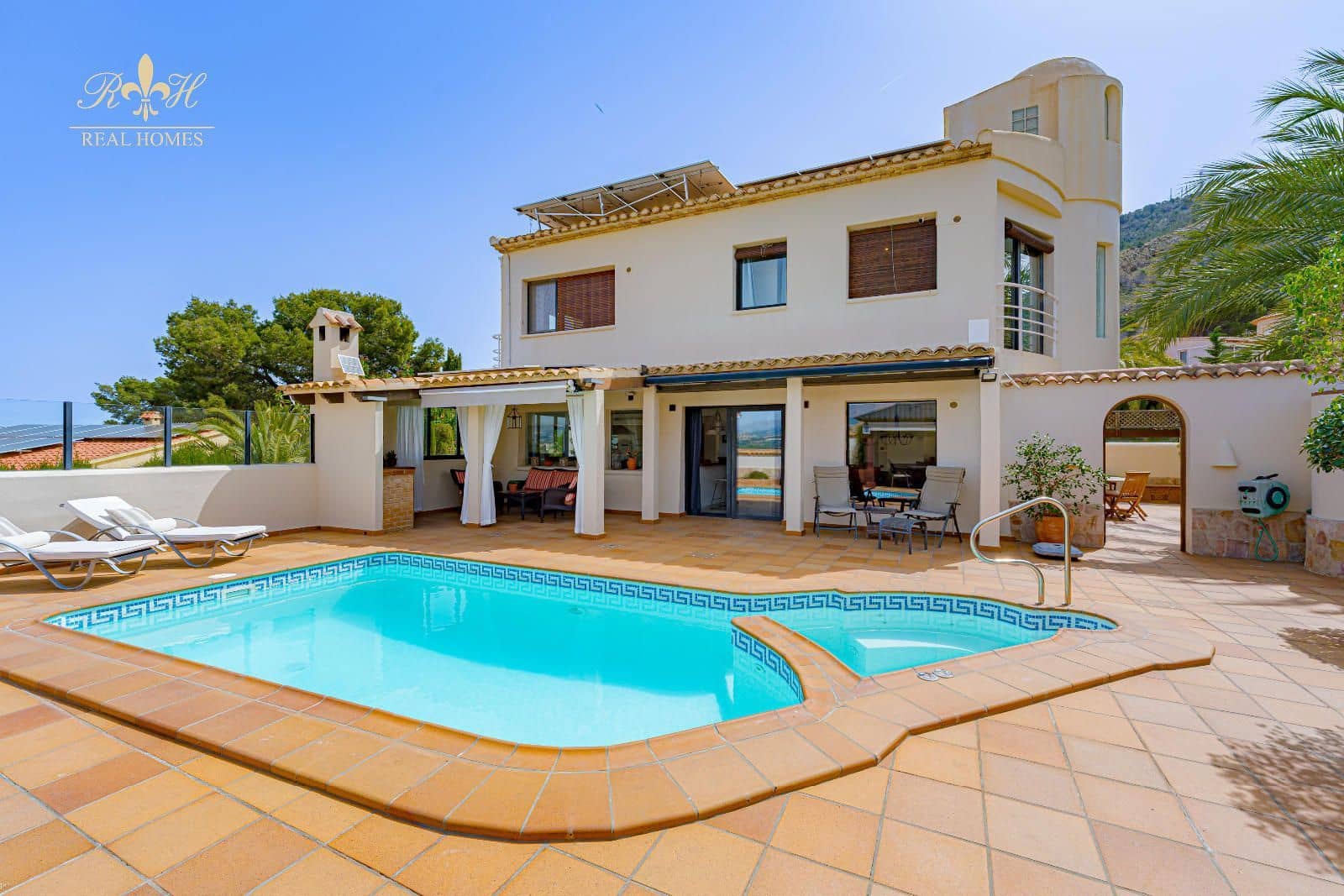 3 soverom Hus til salgs i Albir med svømmebasseng - € 745 000 (Ref: 9779000)