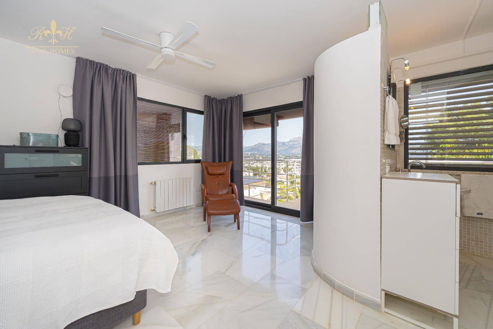 3 soverom Hus til salgs i Albir med svømmebasseng - € 745 000 (Ref: 9779000)