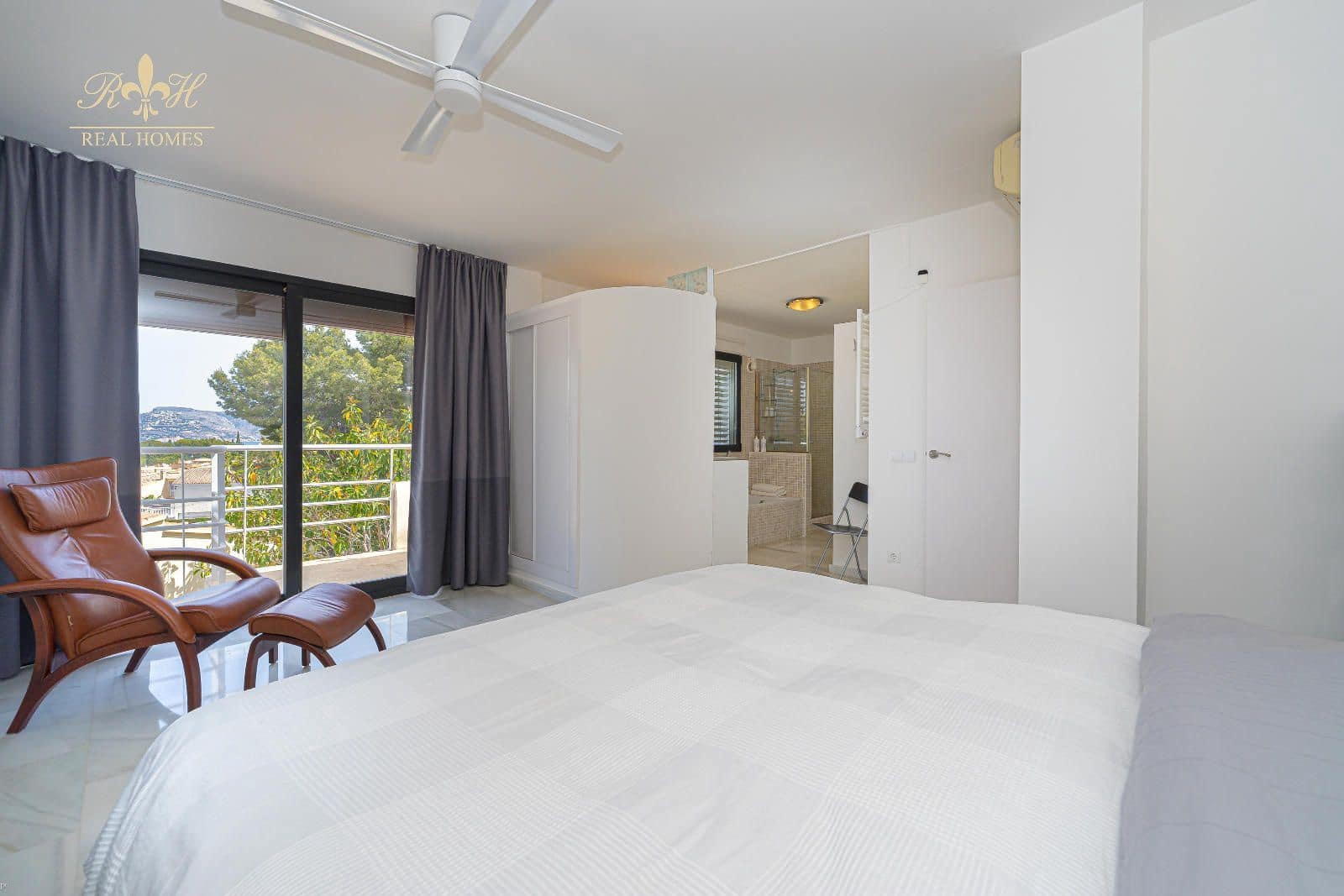 3 soverom Hus til salgs i Albir med svømmebasseng - € 745 000 (Ref: 9779000)