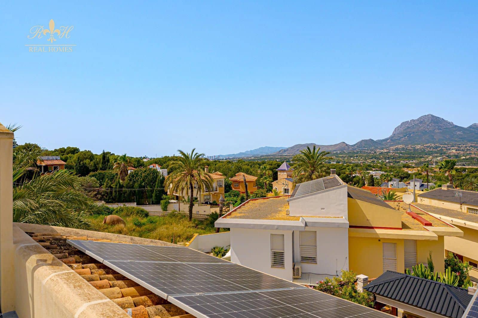 3 soverom Hus til salgs i Albir med svømmebasseng - € 745 000 (Ref: 9779000)