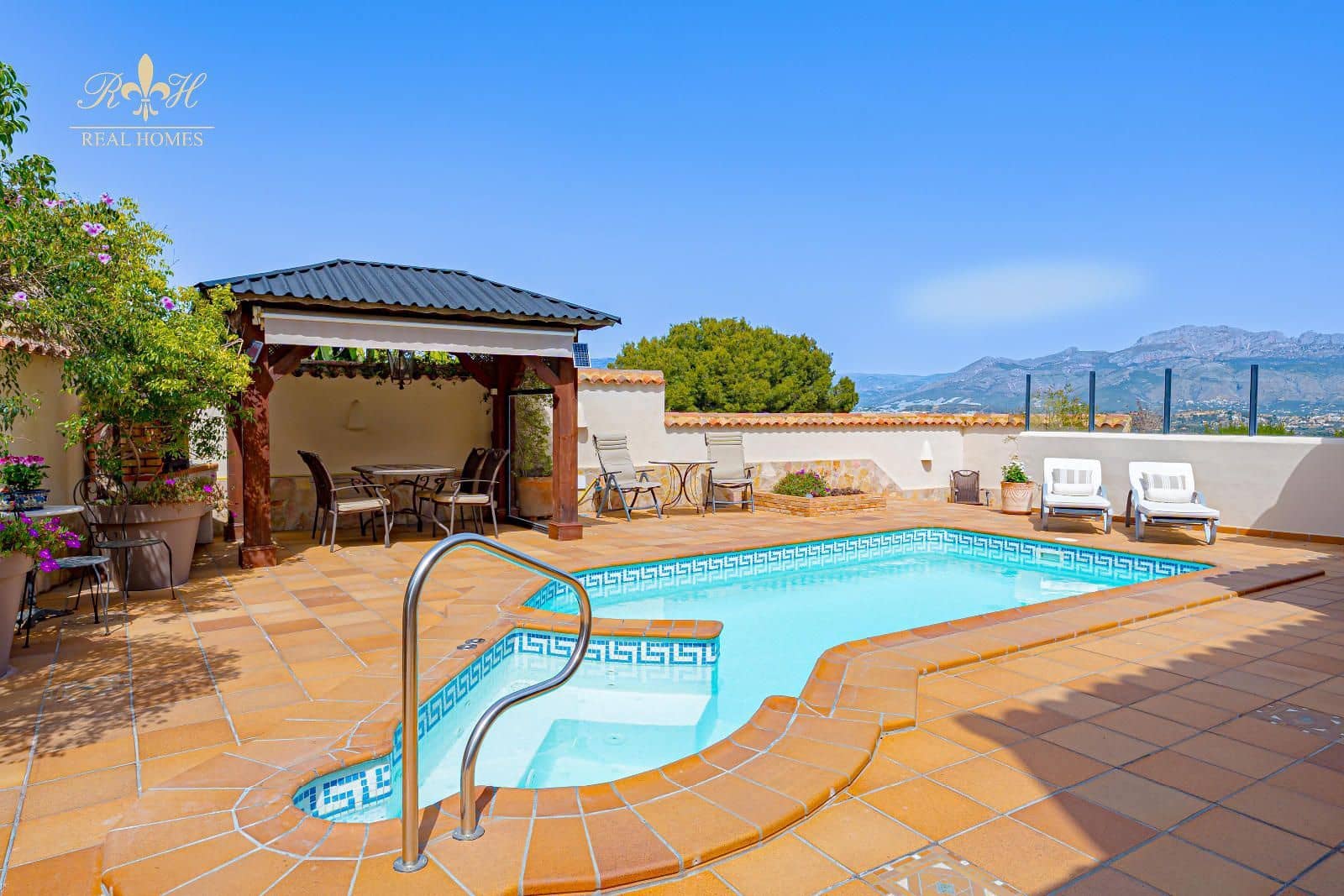 3 soverom Hus til salgs i Albir med svømmebasseng - € 745 000 (Ref: 9779000)