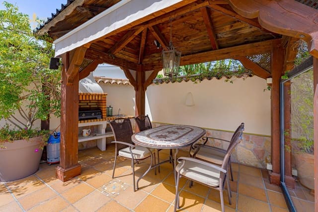 3 soverom Hus til salgs i Albir, Alfaz del Pi / L'Alfàs del Pi med svømmebasseng - € 745 000 (Ref: 9779000)