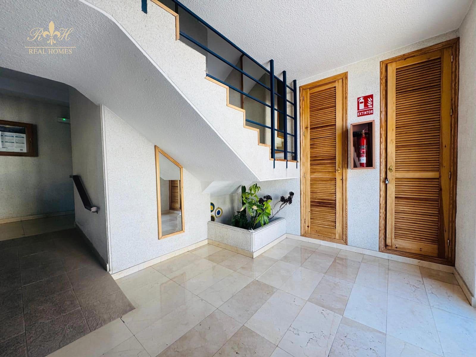 Appartement de 2 chambres à louer à Albir avec piscine - 1 200 € (Ref: 9781341)