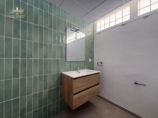 Erhverv til leje i Altea - € 1.000 (Ref: 9787665)