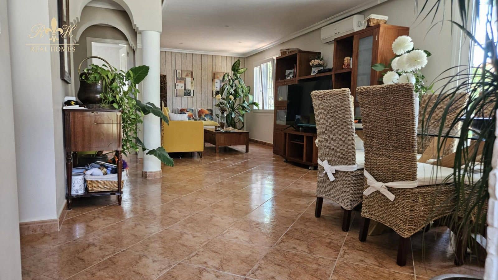 4 makuuhuone Huvila myytävänä paikassa La Nucia mukana uima-altaan 
autotalli - 445 000 € (Ref: 9794996)