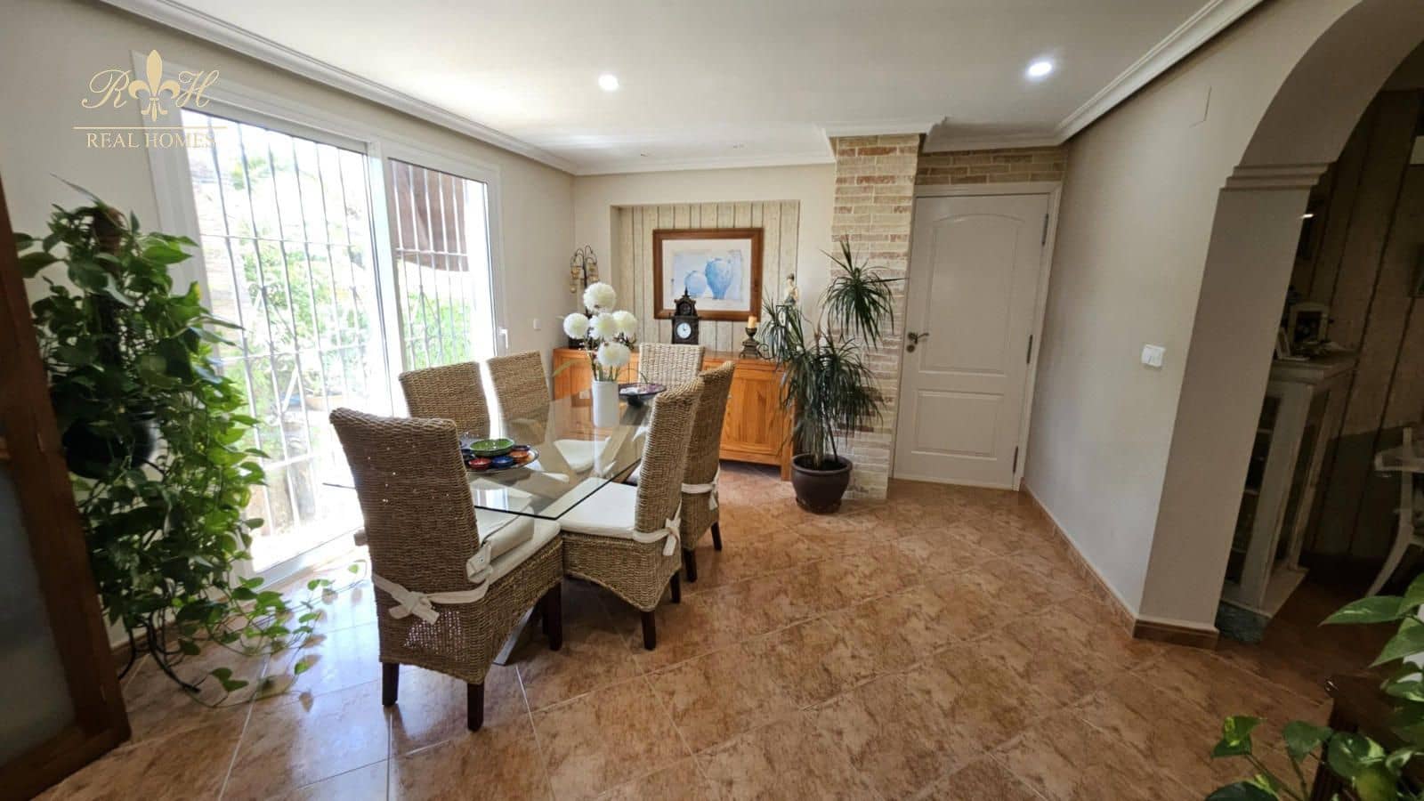 4 makuuhuone Huvila myytävänä paikassa La Nucia mukana uima-altaan 
autotalli - 445 000 € (Ref: 9794996)