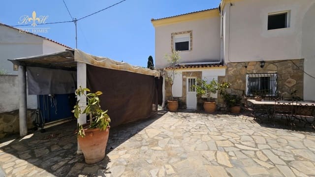 4 makuuhuone Huvila myytävänä paikassa La Nucia mukana uima-altaan 
autotalli - 445 000 € (Ref: 9794996)